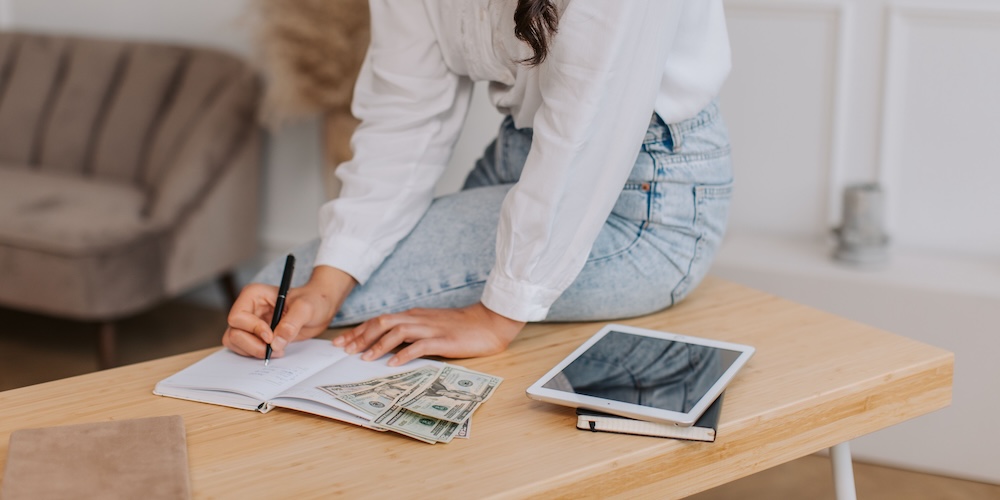 bsmart April Blog - Budgeting-shopping-smarter