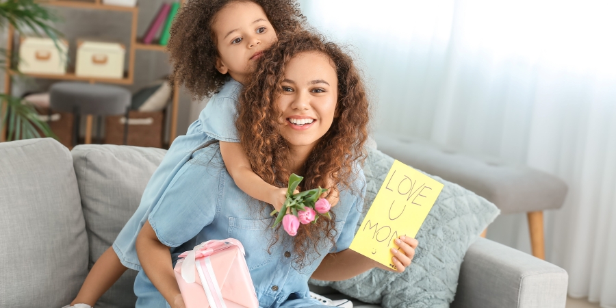 Mom-child-mothers-day-gift