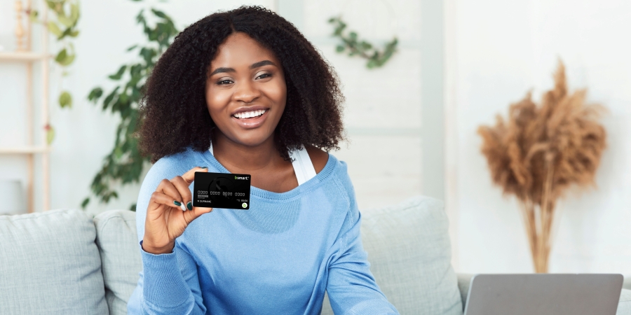 Mom-holding-bsmart-card